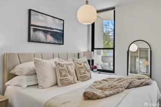 Photo #2: 425074872 Listing