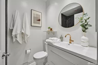 Photo #5: 425074872 Listing