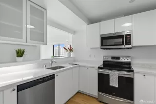 Photo #6: 425074980 Listing 