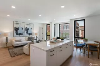 Photo #2: 425074993 Listing 