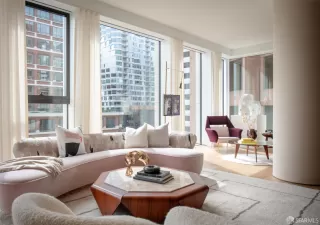 Photo #2: 425075038 Listing 