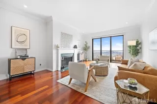 Photo #2: 425075065 Listing