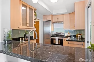 Photo #5: 425075065 Listing