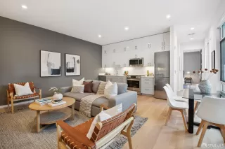 Photo #4: 425075201 Listing 