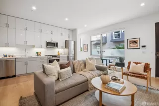 Photo #5: 425075201 Listing 