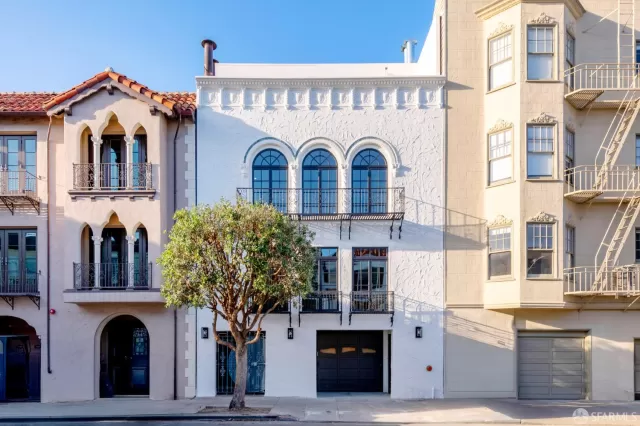 MLS: 425075340 Condo For Sale