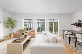 Photo #4: 425075340 Listing