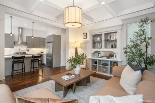 Photo #3: 425075341 Listing