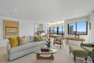 Photo #5: 425075383 Listing 