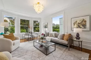 Photo #3: 425075623 Listing 