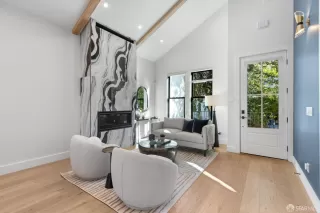 Photo #6: 425075690 Listing