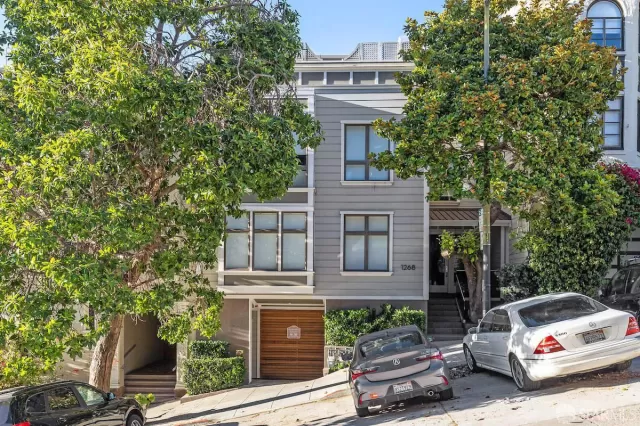 MLS: 425075751 Condo For Sale