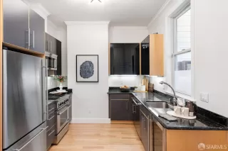 Photo #6: 425075780 Listing 