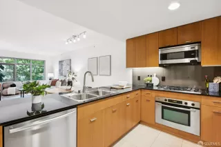 Photo #4: 425076105 Listing