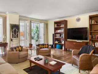 Photo #3: 425076255 Listing 