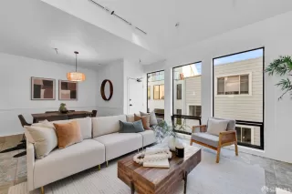 Photo #6: 425076508 Listing