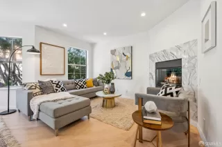 Photo #3: 425076531 Listing