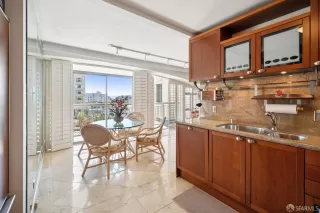 Photo #6: 425076611 Listing 