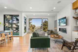 Photo #6: 425076615 Listing