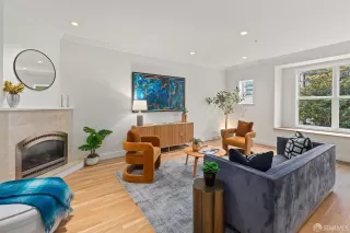 Photo #3: 425076721 Listing