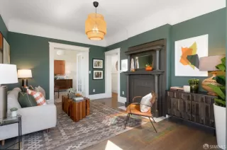 Photo #5: 425076805 Listing