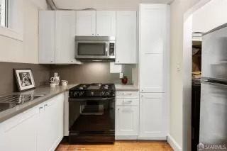 Photo #5: 425076841 Listing