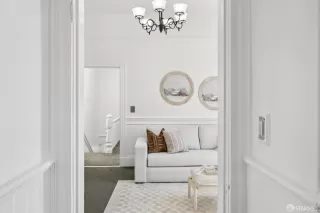 Photo #1: 425076909 Listing