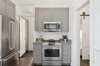 Photo #5: 425076909 Listing