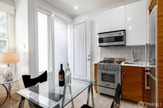 Photo #3: 425076932 Listing 