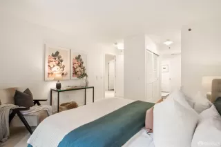 Photo #6: 425076979 Listing