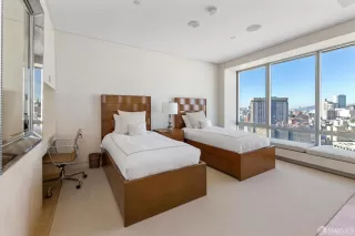 Photo #5: 425077114 Listing