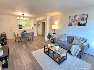 Photo #4: 425077447 Listing 