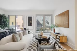 Photo #5: 425077604 Listing