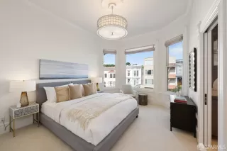 Photo #4: 425077741 Listing