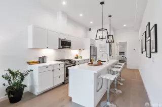 Photo #3: 425077909 Listing