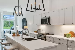 Photo #6: 425077909 Listing