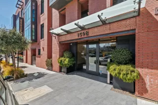 Photo #2: 425078037 Listing