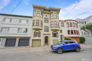 Photo #1: 425078153 Listing