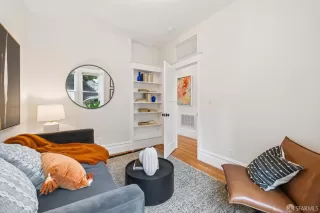 Photo #4: 425078241 Listing