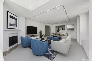 Photo #2: 425078287 Listing