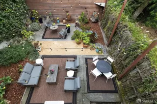 Photo #6: 425078297 Listing