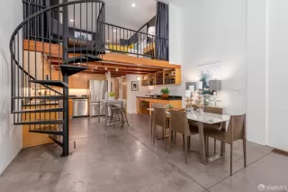 Photo #4: 425078490 Listing