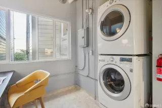 Photo #4: 425078556 Listing 