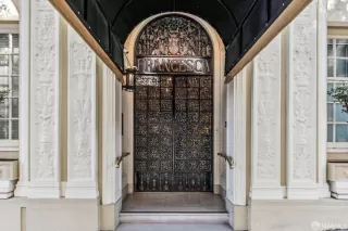 Photo #4: 425078666 Listing