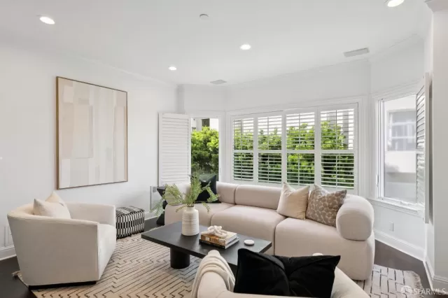 MLS: 425078733 Condo For Sale