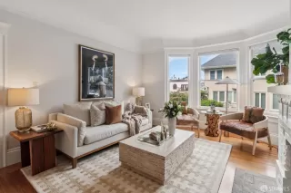 Photo #6: 425079266 Listing