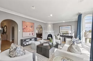 Photo #5: 425079276 Listing