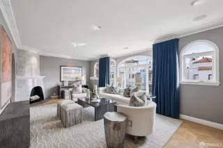 Photo #6: 425079276 Listing