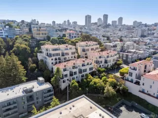 Photo #3: 425079320 Listing