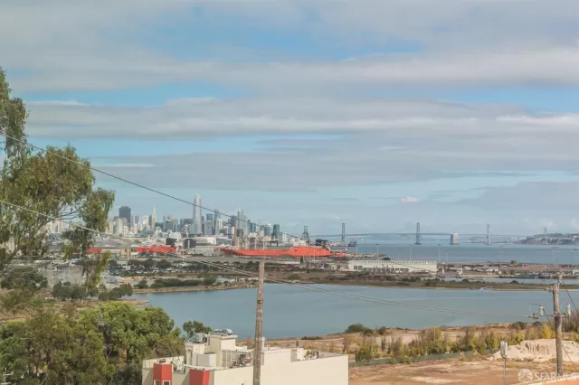 MLS: 425079384 Condo For Sale